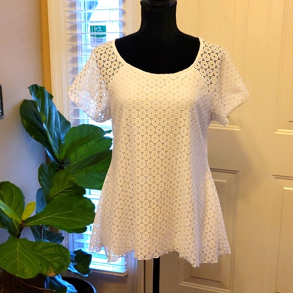 New Directions white lined lace short sleeve 100% polyester top Medium New…